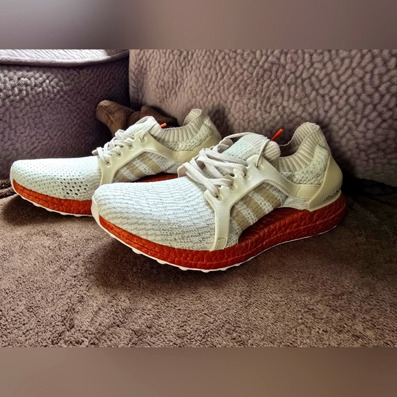 "RARE" Adidas ULTRABOOST (new without original box ) - Picture 1 of 9